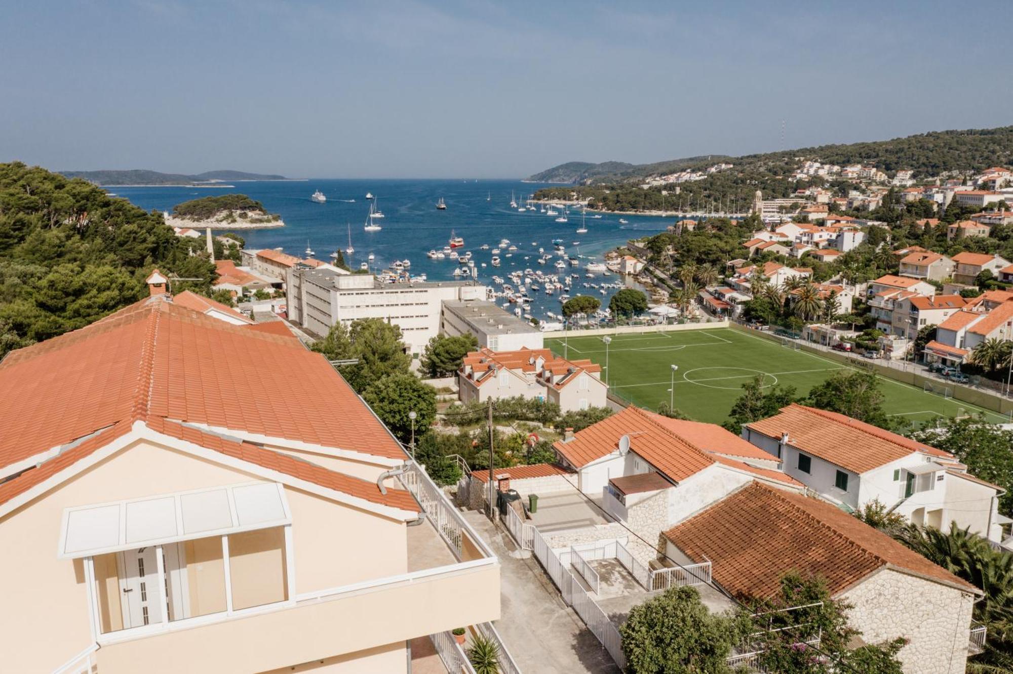 Apartments Sunny Elza Đảo Hvar Ngoại thất bức ảnh