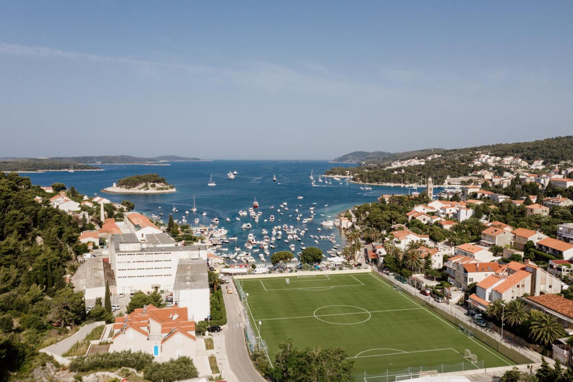 Apartments Sunny Elza Đảo Hvar Ngoại thất bức ảnh