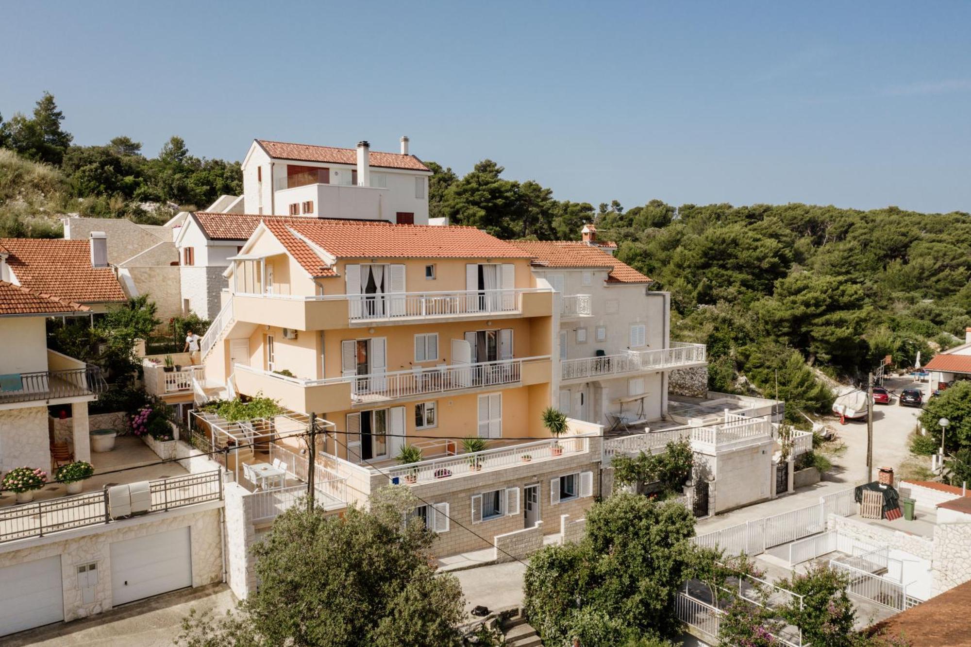 Apartments Sunny Elza Đảo Hvar Ngoại thất bức ảnh